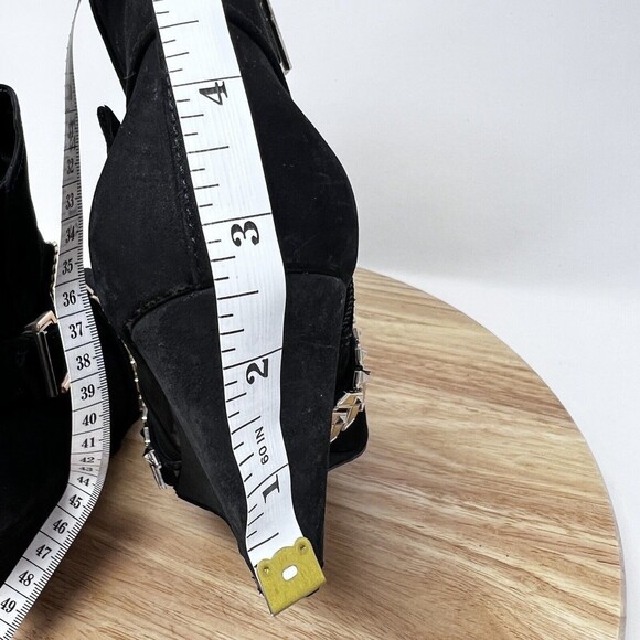 Schutz Back Suede Pointed Toe Wedges With God Chains Women’s 7 - Picture 10 of 10